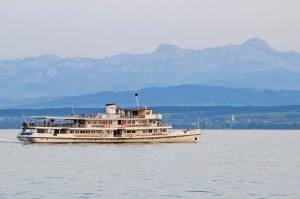 Photo: Bodensee-Schiffsbetriebe GmbHWhat could be more romantic? Enjoy dinner on board while the ferry takes you right to the Bregenz Festival. 