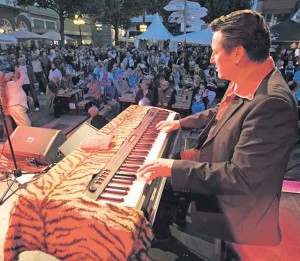 Photos by City of Kaiserslautern Musicians entertain the audience during Kaiserslautern’s Barbarossa Fest.