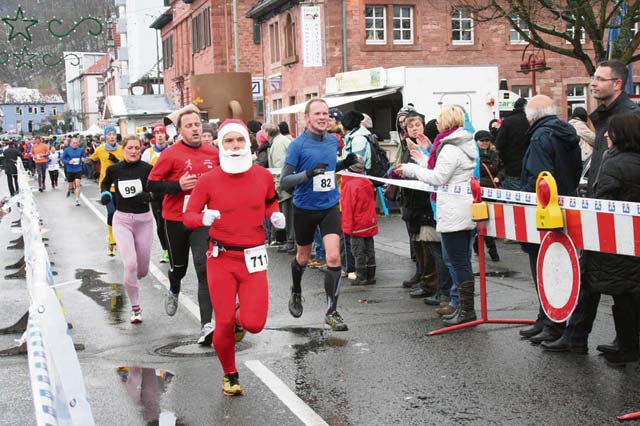 Courtesy photoThe Landstuhl Christmas run proceeds through the Christmas market Dec. 1.