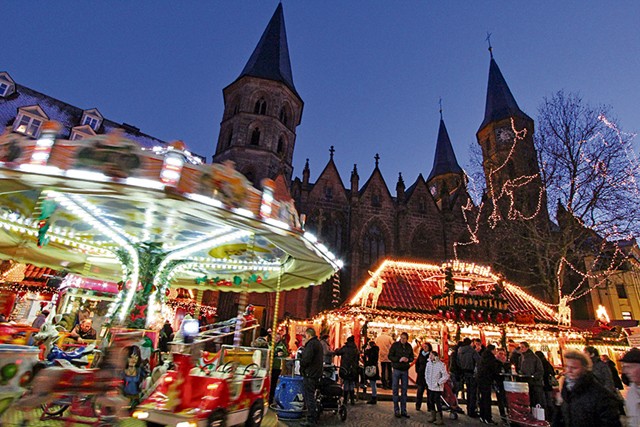 Photo courtesy of the City of Kaiserslautern Christmas market starts in Kaiserslautern The Christmas market in Kaiserslautern will be set up around Stiftskirche and on Schillerplatz from Monday to Dec. 23. Stores will open for Sunday shopping from 1 to 6 p.m. Nov. 29.