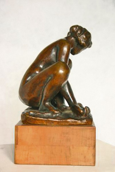 Courtesy photo Sculptures Aristide Maillol’s bronze figure “Woman with Crab” from 1905 is one of several sculptures the Pfalzgalerie Museum in Kaiserslautern presents under the motto “Elementary: Sitting, Standing, Lying” in the upper foyer until April 24. For more information on this and other displays, visit www.mpk.de.