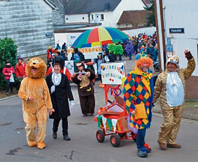 Courtesy photo Fasching parade A Fasching parade with colorful floats and walking groups takes place at 3:11 p.m. Monday in Krottelbach, which belongs to the union community of Glan-Muenchweiler.