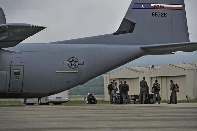 Airmen arrive from Dyess Air Force Base,Texas, to participate in this year’s Swift Response exercise June 3 on Ramstein. Swift Response is a joint, multinational exercise designed to train the U.S. global response force alongside high-readiness forces from Belgium, France, Germany, Italy, the Netherlands, Poland, Portugal, Spain and the United Kingdom.