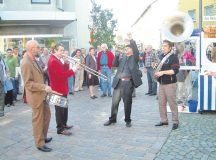 Photos by Stefan Layes
Street musicians entertain the visitors of Ramstein’s Wendelinus market taking place from 11 a.m. to 6 p.m. Saturday and Sunday.
