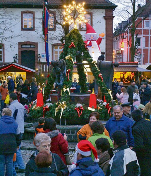 Photo by Stefan Layes Waffles market The cinnamon and waffles market in Ramstein-Miesenbach is open from 6 to 10 p.m. today, 11 a.m. to 10 p.m. Saturday and 1 to 8 p.m. Sunday. The fountain on Marktplatz has been turned into the biggest Advent wreath in the Pfalz. Vendors offer Christmas items, gluehwein and culinary specialties. Musical performances are scheduled on the stage in front of Haus des Buergers.