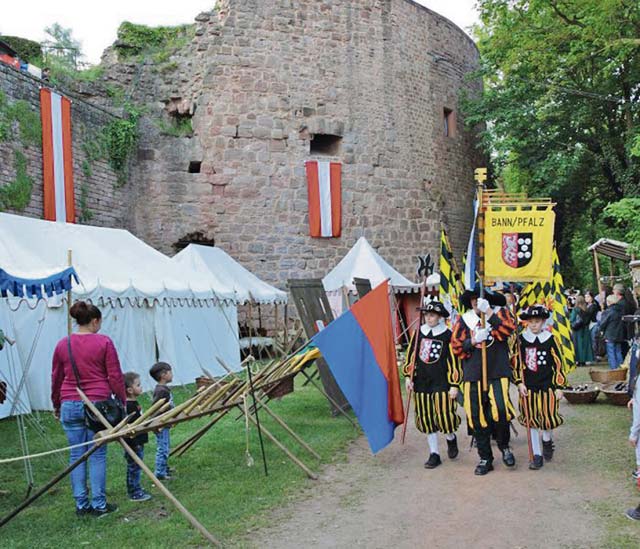 Landstuhl sponsors castle event days