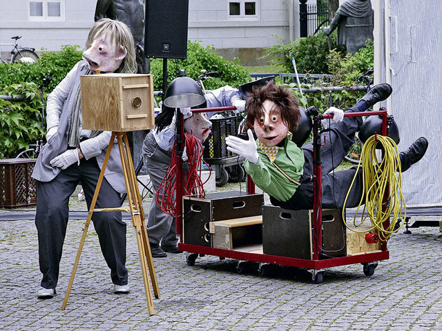 Kaiserslautern holds “Get it all out” street theater festival