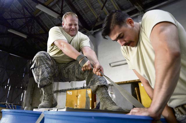 86th LRS Airmen rig it to win