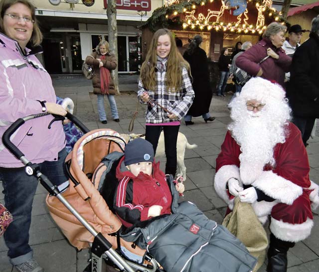 Santa Claus visits Wednesday for Nikolaustag