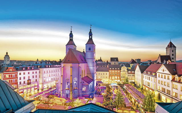 Christmas markets in Regensburg — radiate with allure of old world
