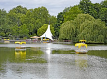 When the temperatures rise, Luisenpark is a popular place for Mannheim visitors to picnic, play or just to kick back and relax.