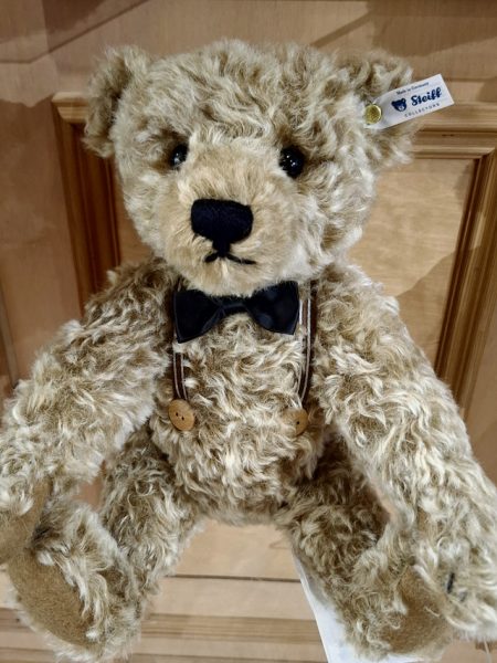 ABC in KMC: Teddy travels to America